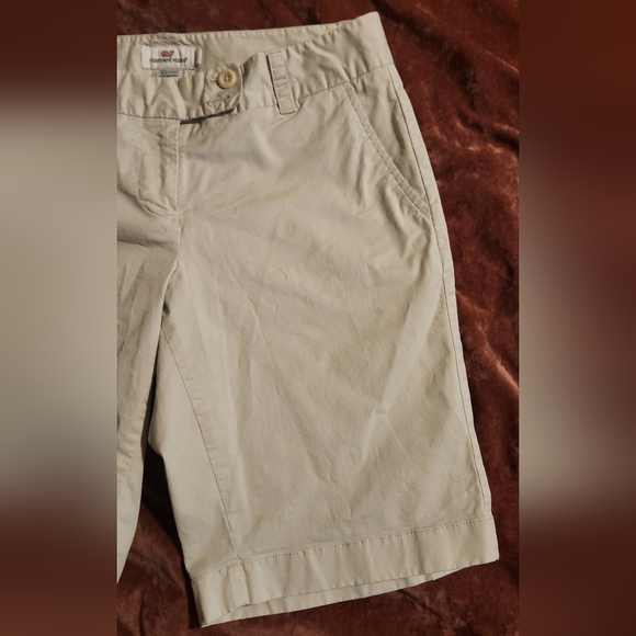 Vineyard Vines Khaki Long Shorts Size 2 - Picture 5 of 7